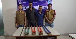 ধামরাইয়ে ডাকাতির প্রস্তুতিকালে অস্ত্রসহ দুই ডাকাত আটক, ট্রাক জব্দ